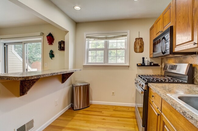 Spacious Kitchen with gas stove - 16 Castle Dr