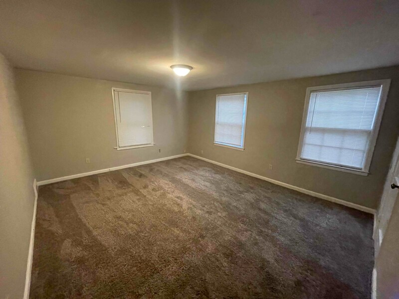 Building Photo - 5425 Swope Pkwy