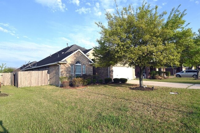 Building Photo - 2420 Quiet Arbor Ln