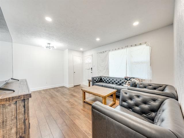 Foto del edificio - 3136 Colchester Dr