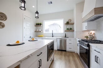 Building Photo - 4008 Yellowstone Blvd