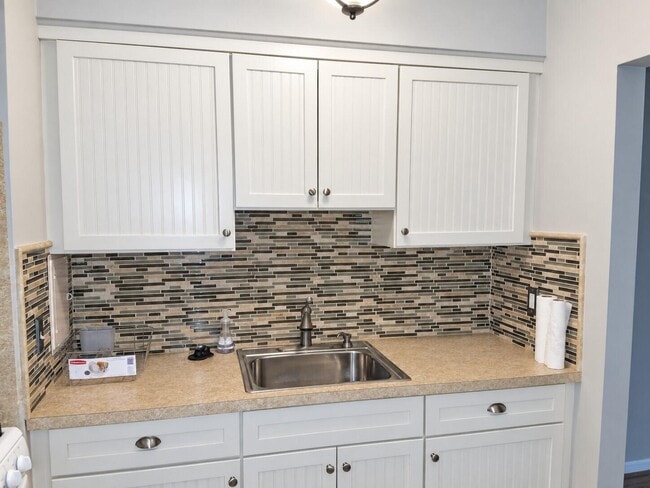 Building Photo - 1217 Island Dr