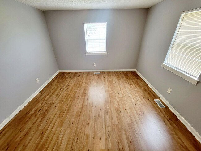 Building Photo - View this home today!  Great 4 bedroom & 1...