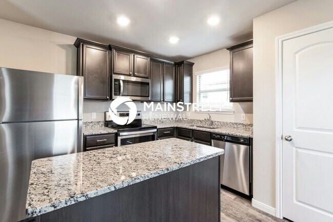 Foto del edificio - 4 Bedroom Pet-Friendly Home in Newcastle, OK with Main Street Renewal