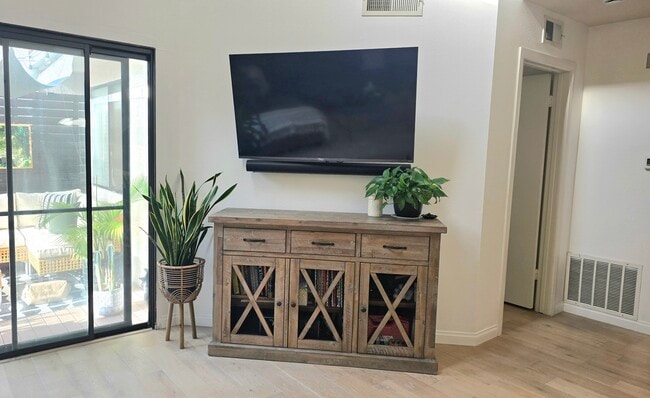 Foto del edificio - 701 Kettner Blvd