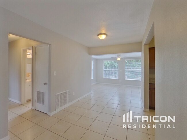 Foto del edificio - 2529 Brentwood Dr