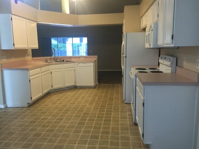 Building Photo - 1533 Coluso Drive