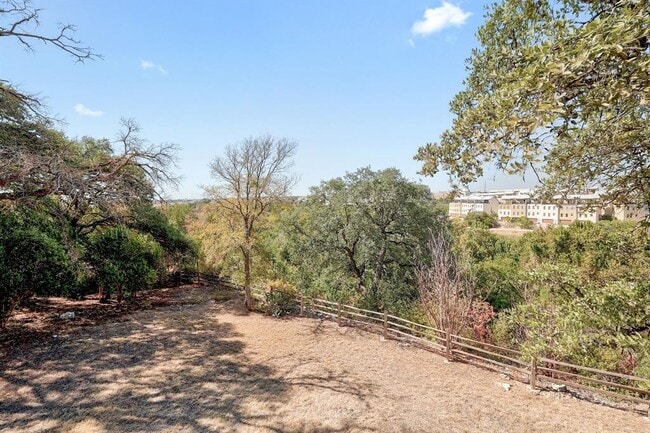 Building Photo - 509 Cedar Dr