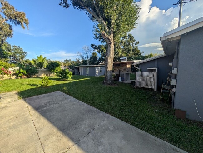 Building Photo - Charming Sarasota Home with Guest House, E...