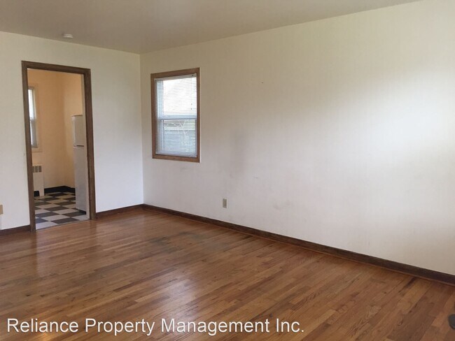 Building Photo - 425 SE 32nd Ave