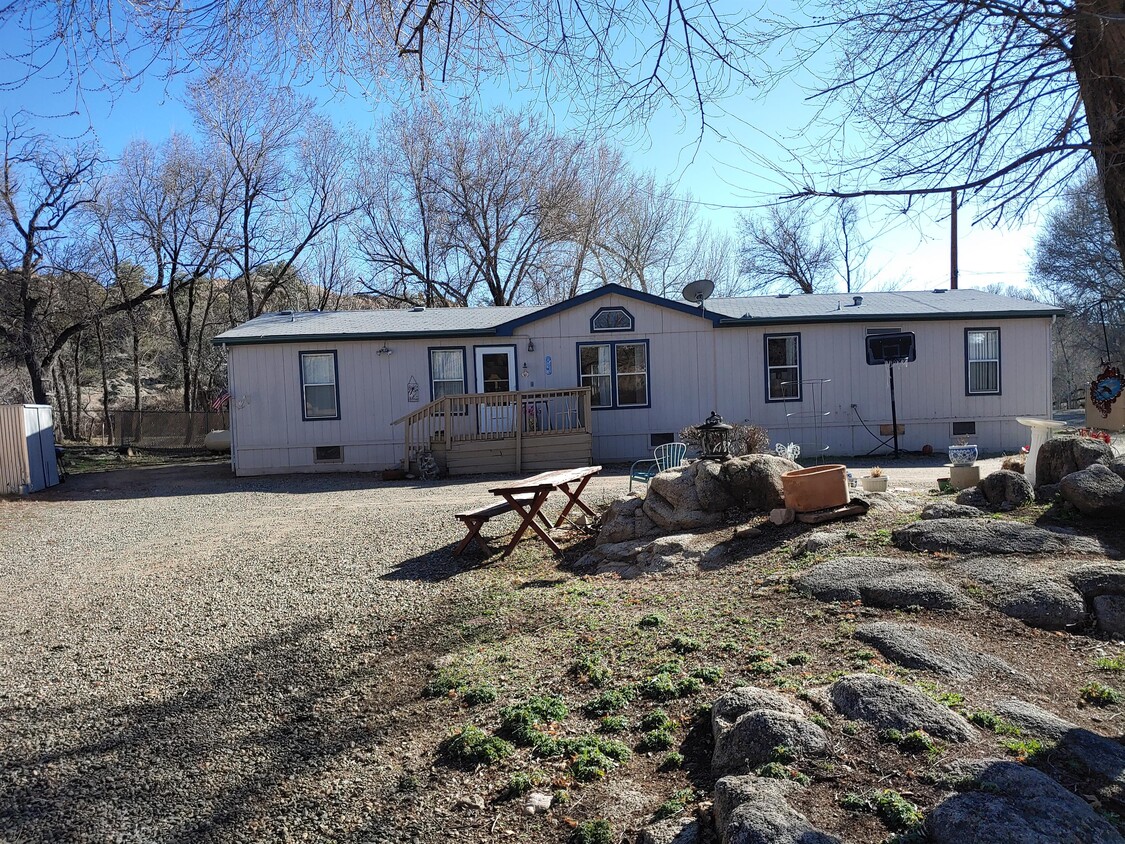 Building Photo - 2815 E Granite Gardens Dr