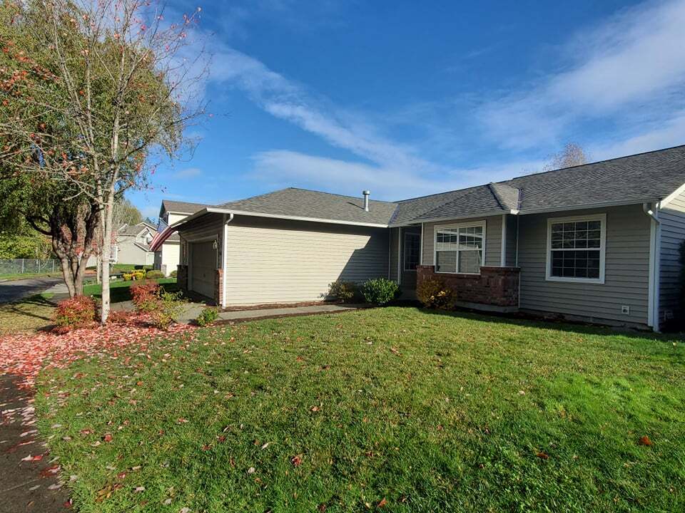 Foto principal - 2966 Sprague St