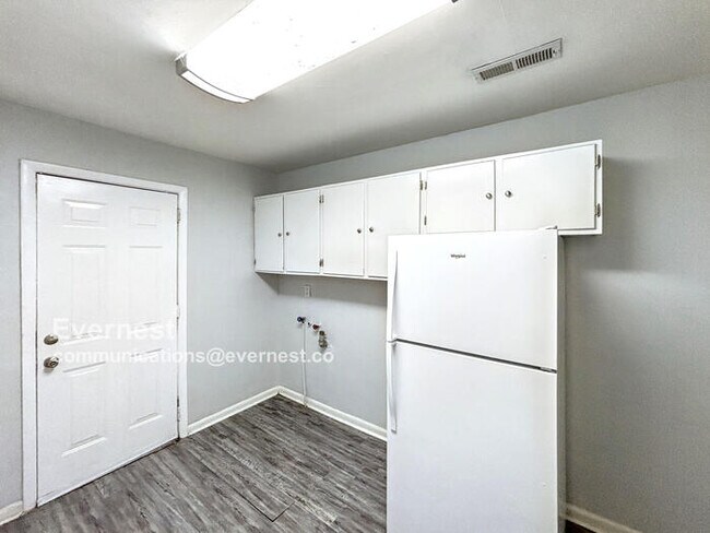 Foto del edificio - 112 N Germantown Rd