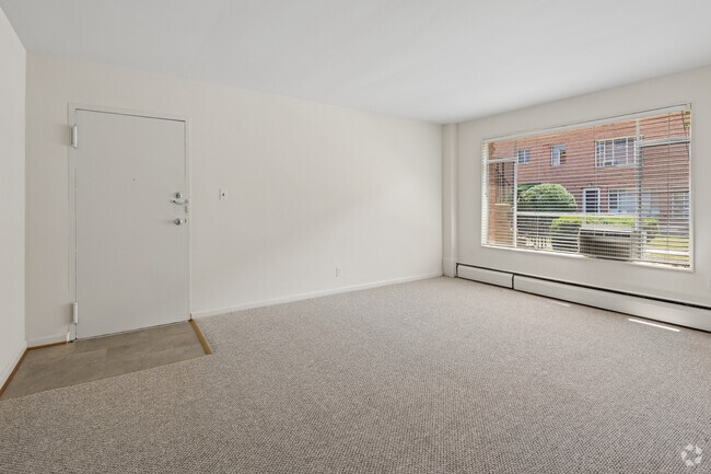 Studio - 434SF - Larchmont Village Apartments