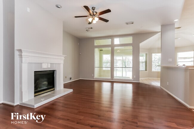 Building Photo - 10330 Claybrook Dr