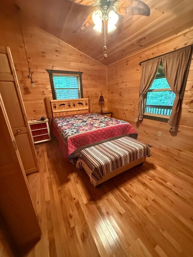 Foto del edificio - Fern Forest Cabin