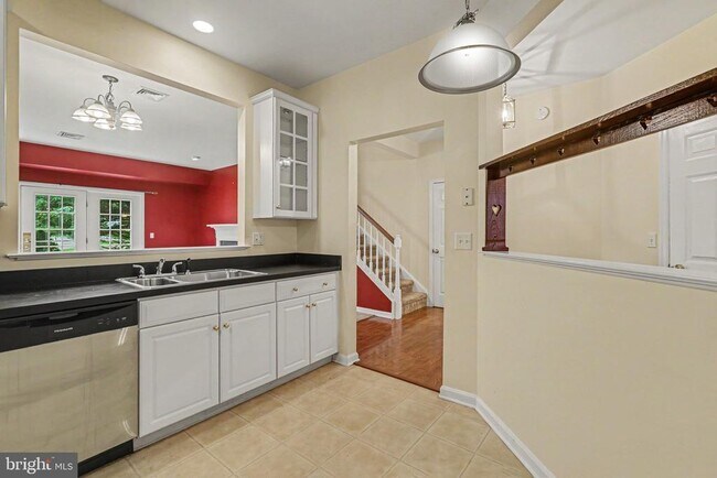 Foto del edificio - 645 Springhouse Ln