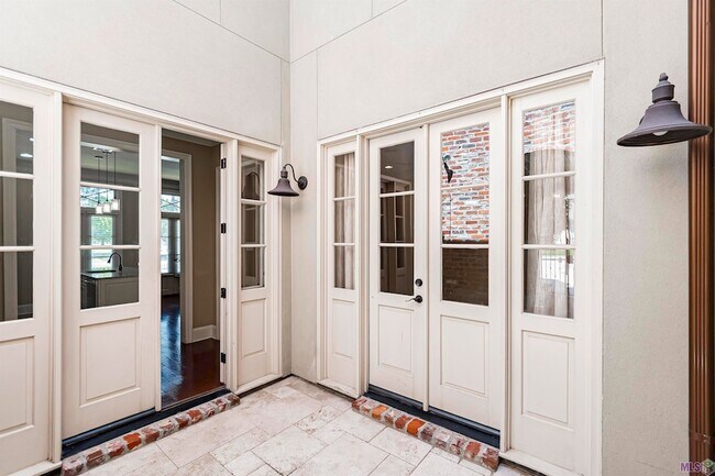 Foto del edificio - 7402 Elderberry Ave