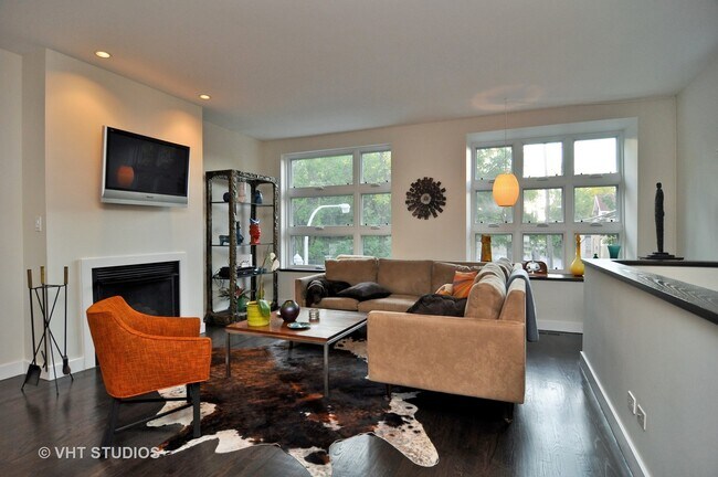Foto del edificio - 7217 N Oakley Ave