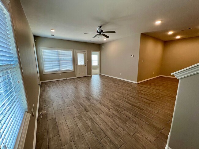 Foto del edificio - Beautiful 3B/2B Townhome in Chaffee Crossi...