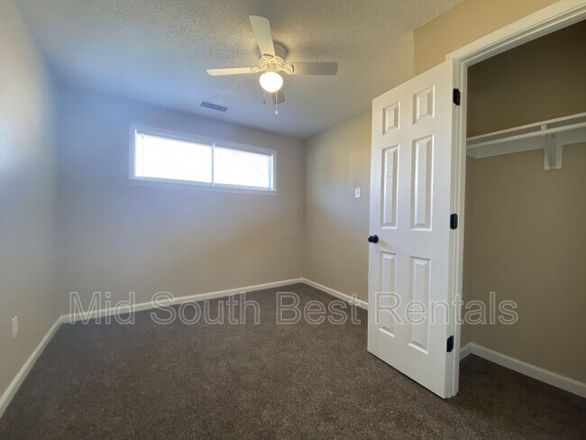 Building Photo - 1409 S Barksdale St