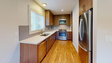 Building Photo - 1441 Casa Buena Dr