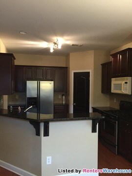 Building Photo - 1709 Oakbrook Lake Dr