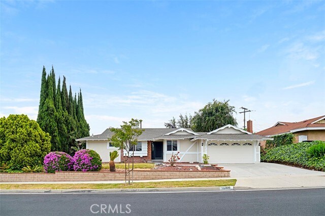 Building Photo - 15906 Amber Valley Dr