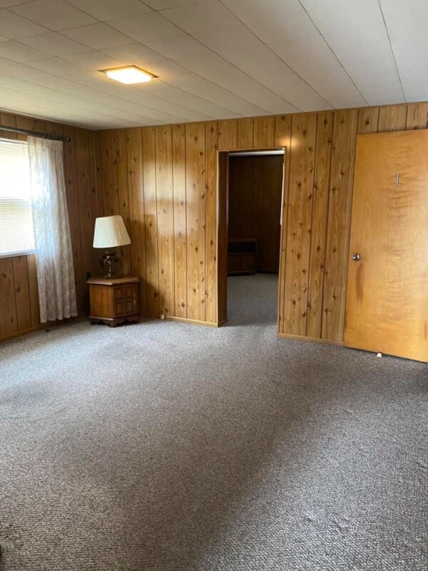 Foto del edificio - 206 Thompson Ave