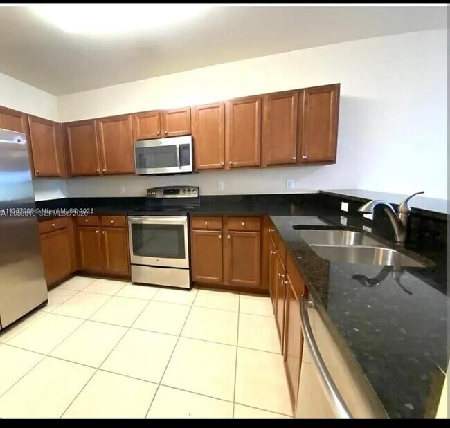 Foto del edificio - 8930 NW 97th Ave
