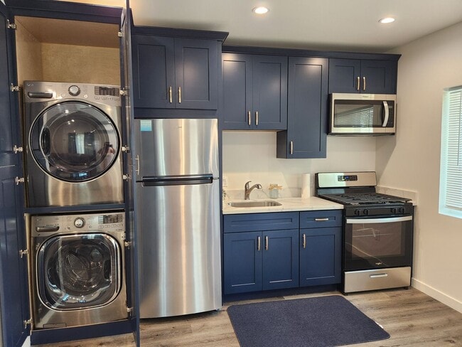 Building Photo - 22200 Roscoe Blvd