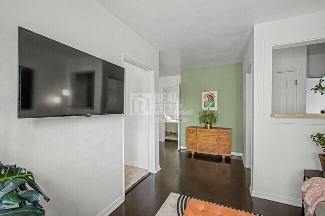 Foto del edificio - 1100 Colorado Blvd