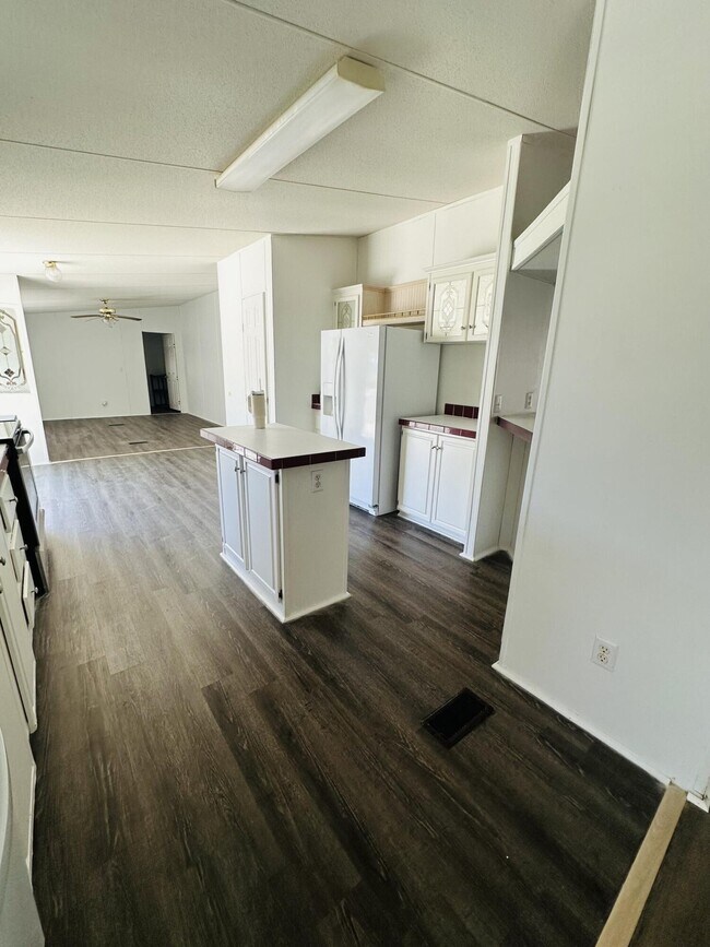 Building Photo - 80 Edgewood Terrace