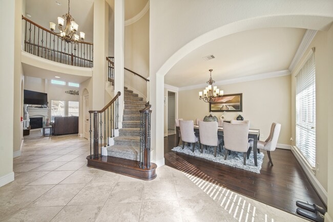 Building Photo - 2523 Crossvine Dr