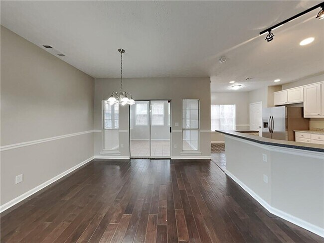 Building Photo - 3600 Clearview Dr