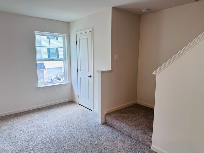 Building Photo - 110 Hawley Ct