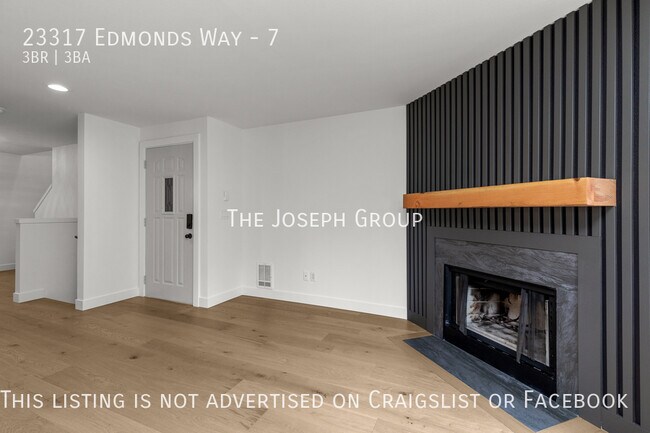 Building Photo - Beautifully Remodeled 3BD/2.5BA Edmonds To...