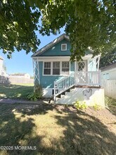 Building Photo - 126 Chamone Ave