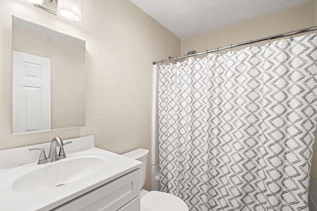 Foto del edificio - Won't Last |Updated Billerica 1 Bed | Avai...