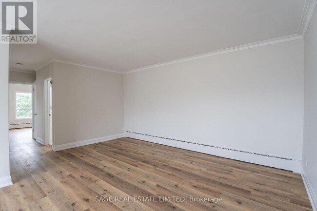 Building Photo - 366 Royal York Rd