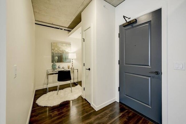 Building Photo - 624 Yale Apartments