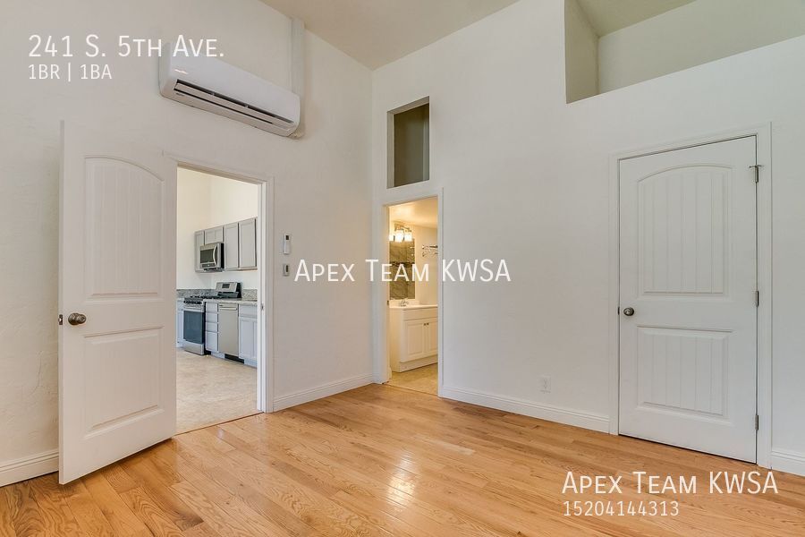 Foto principal - 241 S 5th Ave