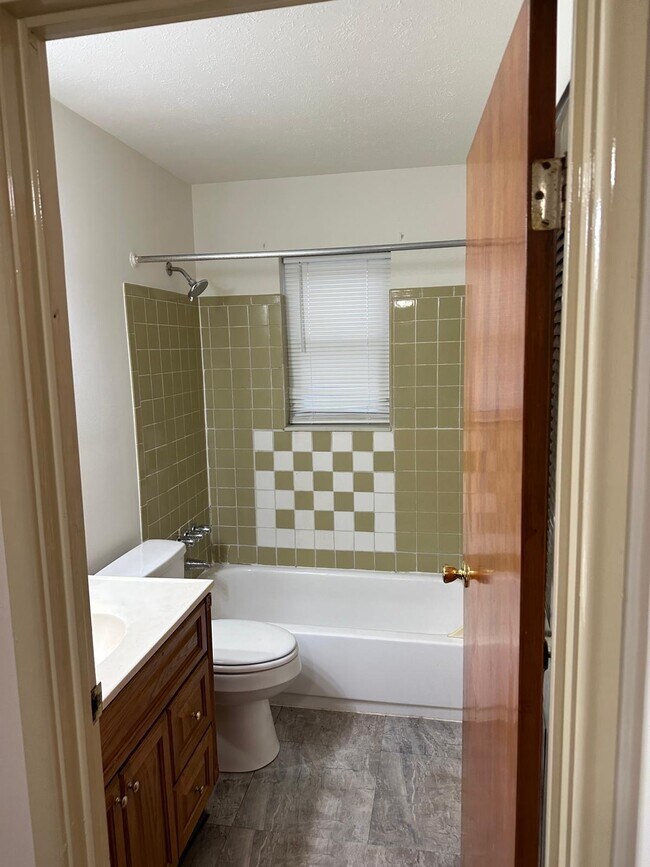 Foto del edificio - 3000 Fordhaven Rd