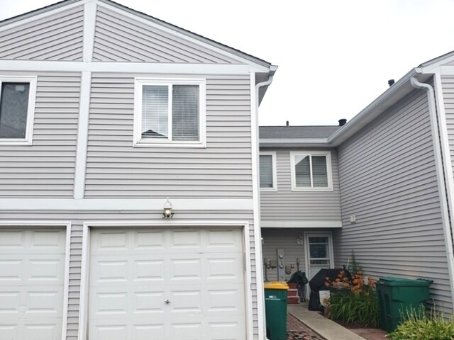 Primary Photo - 347 Meadow Green Ln