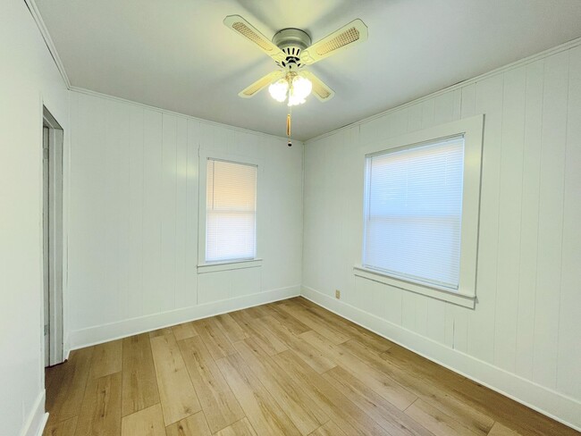 Building Photo - 2 bedroom home in South Hutchinson