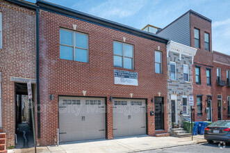 Building Photo - 903 S Decker Ave