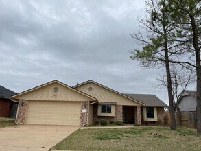 Building Photo - 4105 SW Parkridge Blvd