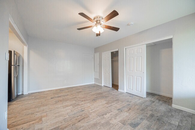 Foto del edificio - 1505 E Harvard St