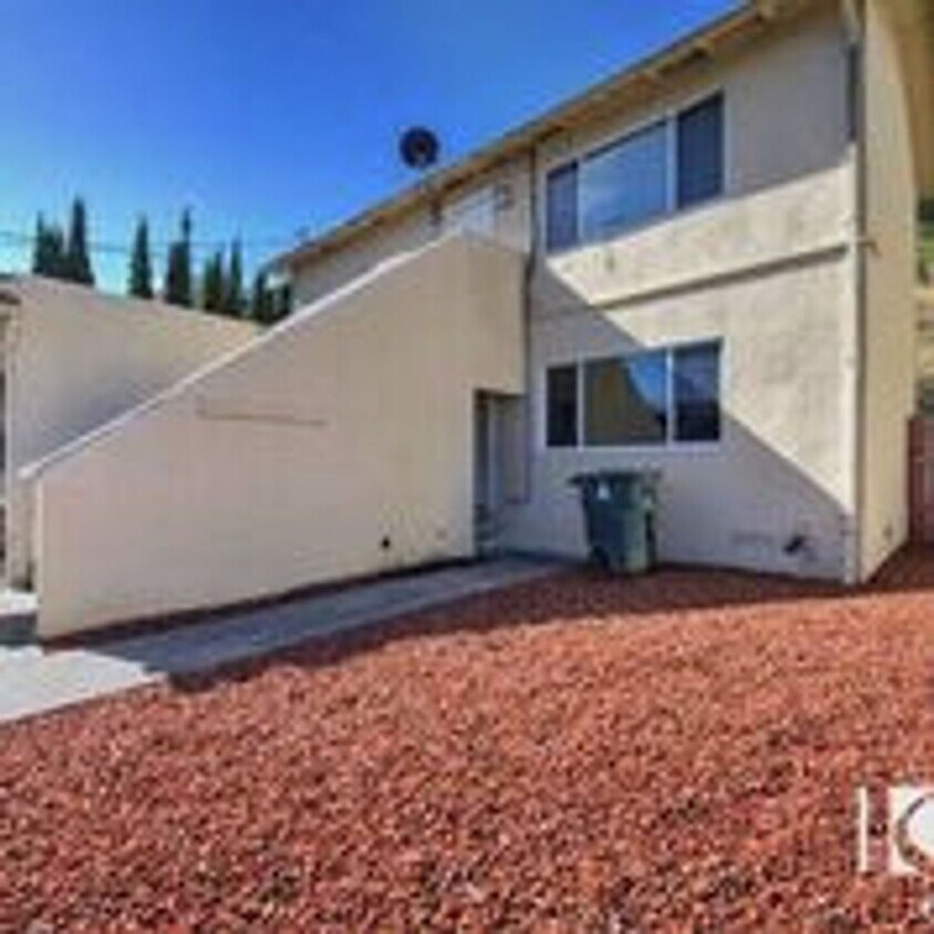 Primary Photo - Lower Level duplex