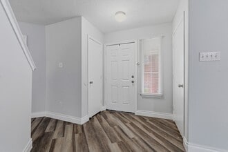 Building Photo - 1427 Hade Falls Ln